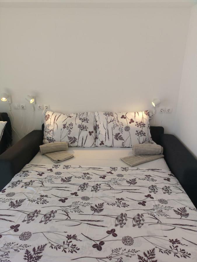 Apartman Studio Kod Ujevica Baska Voda Luaran gambar